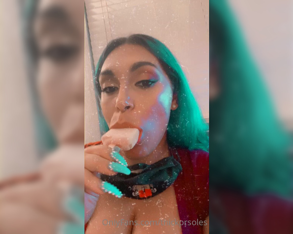 Thickpuertoricansoles aka Thickprsoles OnlyFans - Don’t you wish u was the icee