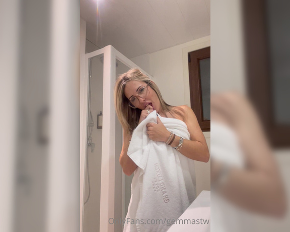 Gemmastw aka Gemmastw OnlyFans - Buenos das ,vamos con una duchita maanera