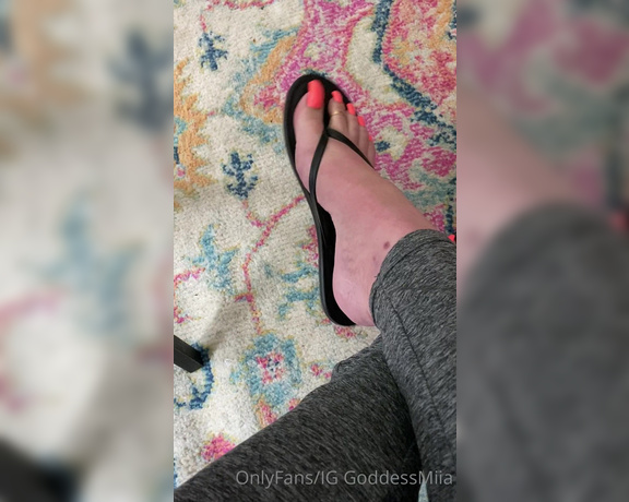 Goddess Miia aka Goddessmiia OnlyFans - Flip flop heel slapping