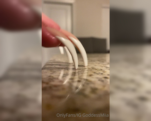 Goddess Miia aka Goddessmiia OnlyFans - Does anyone else find nail tapping relaxing It’s so soothing