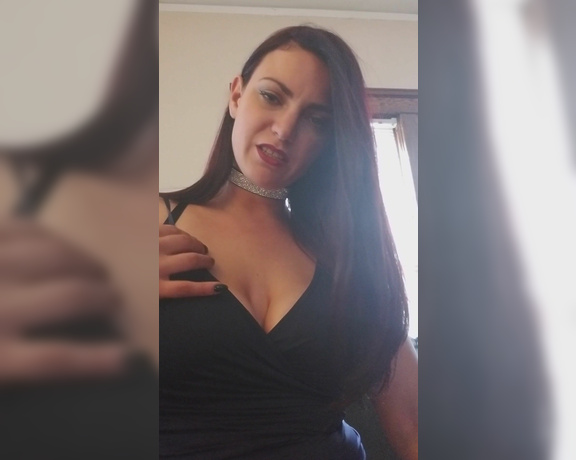 ANACONDA NOIRE aka Anacondanoire OnlyFans - [video] My curves own your wallet