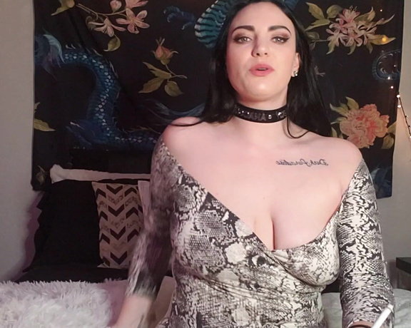 ANACONDA NOIRE aka Anacondanoire OnlyFans - Smoking fetish clip for My ashtray losers