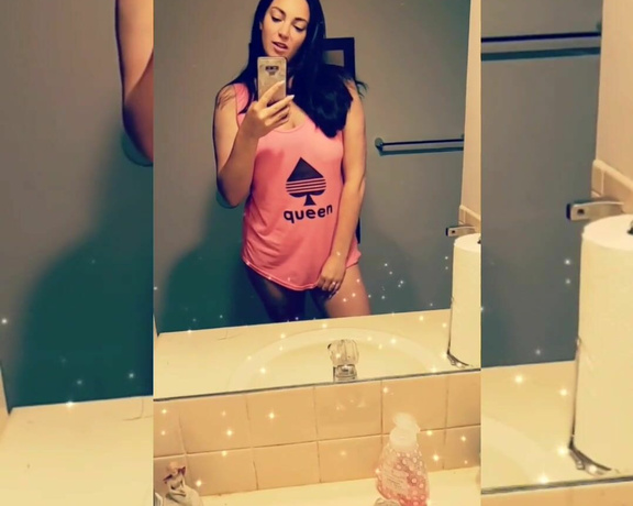 ANACONDA NOIRE aka Anacondanoire OnlyFans - Soon youll be seeing this cute QOS and Snowbunny Gang shirts not only on hot Moms but their sexy