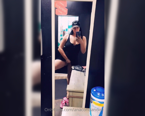 ANACONDA NOIRE aka Anacondanoire OnlyFans - I love not wearing panties And I really love masturbating in public