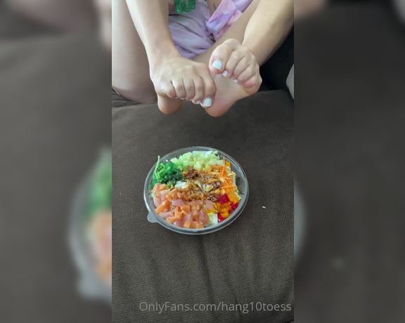 Linzi Little aka Hang10toess OnlyFans - Look what I found!! This clip is from the veryyyy beginning of when I started these pages, when