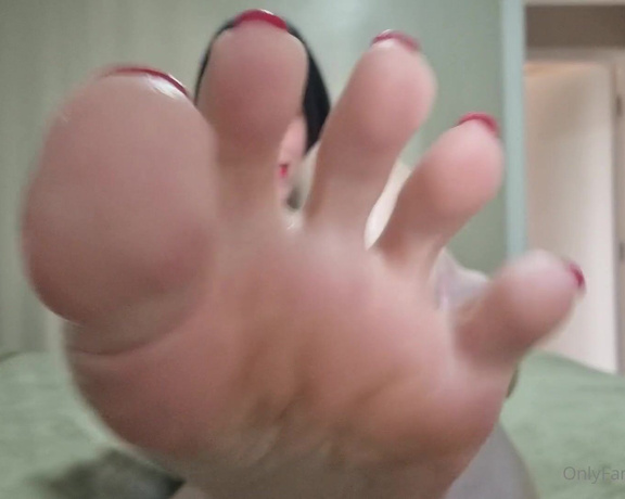 Prii Feet aka Prii_feet OnlyFans - Delicious video