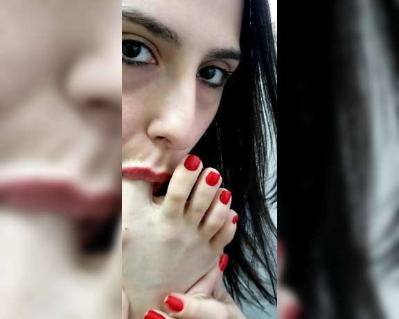 Prii Feet aka Prii_feet OnlyFans - I love it! Come suck with me! Vem chupar esse p gostoso comigo