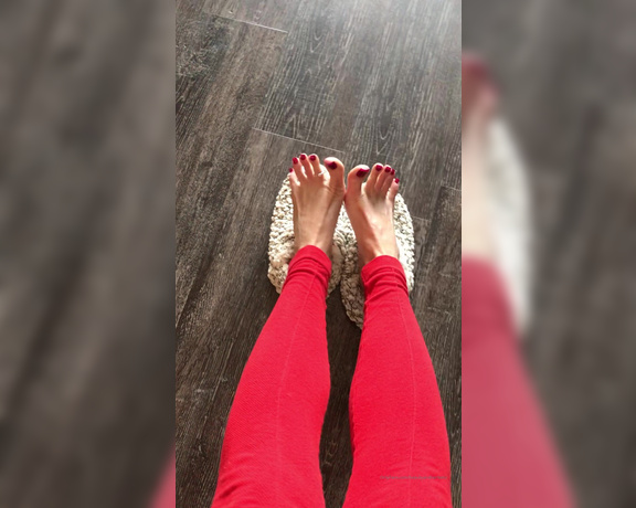 Beautyandherfeetz aka Beautyandherfeetz OnlyFans - Morning feet