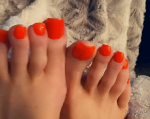 Beautyandherfeetz aka Beautyandherfeetz OnlyFans - Some close ups of a redorange by request to break up the pink and purples I’ve been doing lately