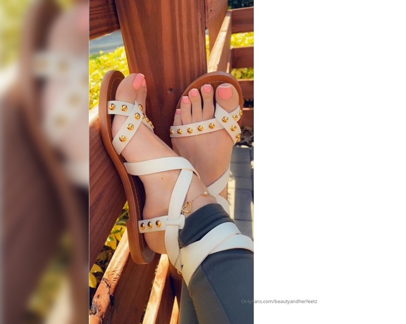 Beautyandherfeetz aka Beautyandherfeetz OnlyFans - These sandals look  on butt uffffff my feet were so sweaty after wearing these all day in the