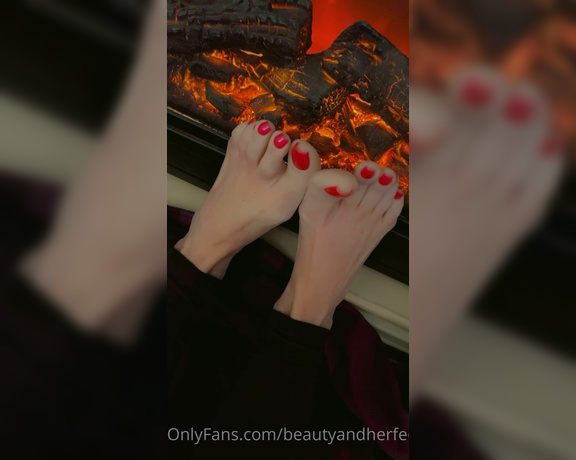 Beautyandherfeetz aka Beautyandherfeetz OnlyFans - I need a human heater AND a camera man but I guess this will work for heating up these tootsies