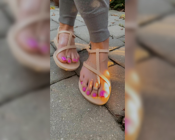 Beautyandherfeetz aka Beautyandherfeetz OnlyFans - Pretty sandals in the morning sun