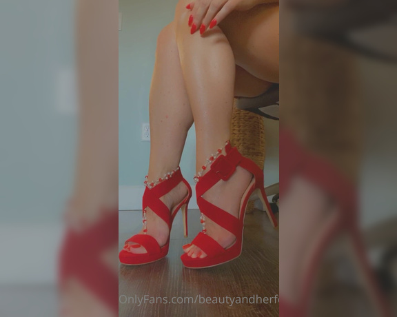 Beautyandherfeetz aka Beautyandherfeetz OnlyFans - If these shoes and the foot jewelry wasn’t so gorgeous I’d let you cum all over my feet just like