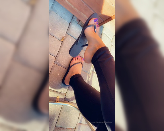 Beautyandherfeetz aka Beautyandherfeetz OnlyFans - Little morning flip flop dangle before I head out to grab groceries this morning Isn’t the sun