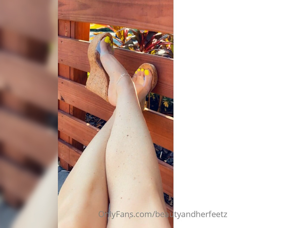 Beautyandherfeetz aka Beautyandherfeetz OnlyFans - Caught the sunlight on these show stoppers a little better for you guys! Lighting makes all the