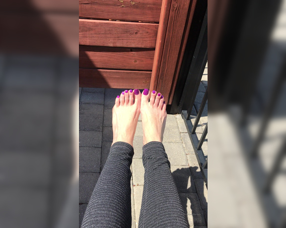 Beautyandherfeetz aka Beautyandherfeetz OnlyFans - And a little clip of these purple beauties! I can’t help but also look at the shadows my feet