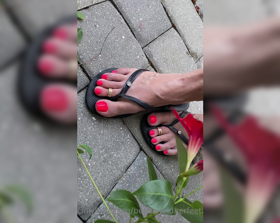 Beautyandherfeetz aka Beautyandherfeetz OnlyFans - Finally got a second to get some FOOTage of my new pedi color It’s supposed to be a neon pinkish