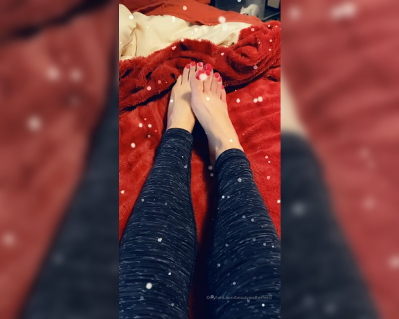 Beautyandherfeetz aka Beautyandherfeetz OnlyFans - Any foot warmers in here Yes I changed colors and might add bling!