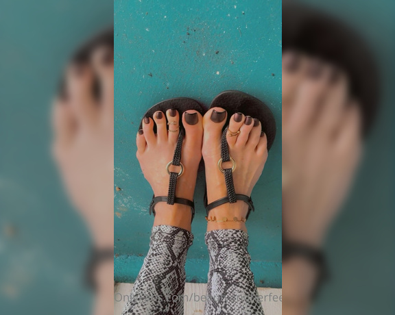 Beautyandherfeetz aka Beautyandherfeetz OnlyFans - This pedicure with these leggings and sandals was exotic and luxurious all in one