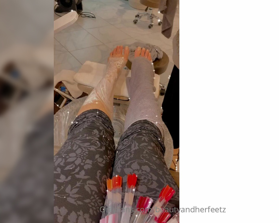 Beautyandherfeetz aka Beautyandherfeetz OnlyFans - BTS (Behind the scene) When you go for a pedicure after they’ve scrubbed and buffed your feet and