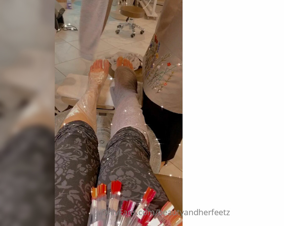 Beautyandherfeetz aka Beautyandherfeetz OnlyFans - BTS (Behind the scene) When you go for a pedicure after they’ve scrubbed and buffed your feet and