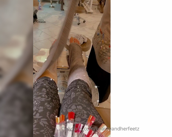 Beautyandherfeetz aka Beautyandherfeetz OnlyFans - BTS (Behind the scene) When you go for a pedicure after they’ve scrubbed and buffed your feet and