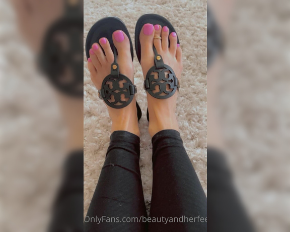 Beautyandherfeetz aka Beautyandherfeetz OnlyFans - When that new new hits something sexy about the sounds of leather on my feet