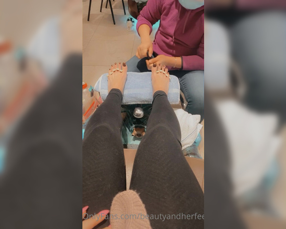 Beautyandherfeetz aka Beautyandherfeetz OnlyFans - Almost pedi reveal Idk about you but that was relaxing