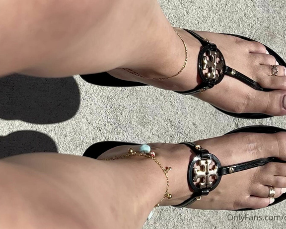 Da Foot Goddess aka Dafootgoddess1 OnlyFans - I took a couple days off to get my mental back right, da foot goddess is back with a fresh pedi…