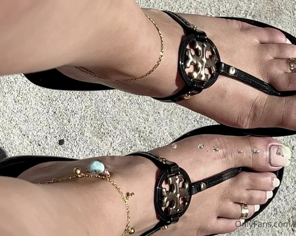 Da Foot Goddess aka Dafootgoddess1 OnlyFans - I took a couple days off to get my mental back right, da foot goddess is back with a fresh pedi…