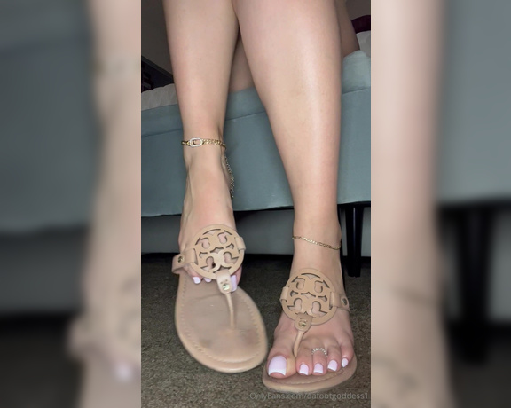 Da Foot Goddess aka Dafootgoddess1 OnlyFans - Toe prints, toe wiggles & soft soles