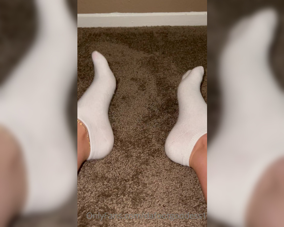 Da Foot Goddess aka Dafootgoddess1 OnlyFans - My feet were trapped in my dirty socks