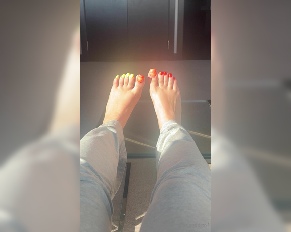 Da Foot Goddess aka Dafootgoddess1 OnlyFans - First pedi of 2024, what you think