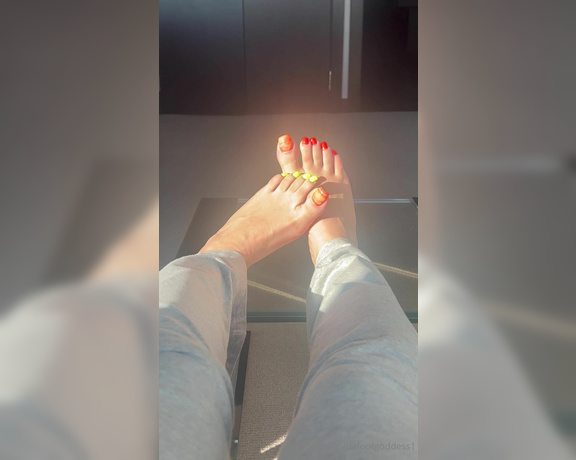 Da Foot Goddess aka Dafootgoddess1 OnlyFans - First pedi of 2024, what you think