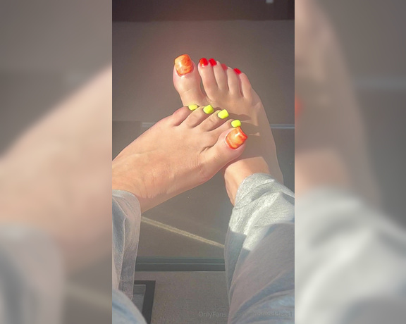 Da Foot Goddess aka Dafootgoddess1 OnlyFans - First pedi of 2024, what you think