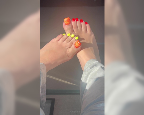 Da Foot Goddess aka Dafootgoddess1 OnlyFans - First pedi of 2024, what you think