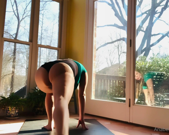 Goddess Anabelle Pync aka Anabellepync OnlyFans - Do yoga with me!