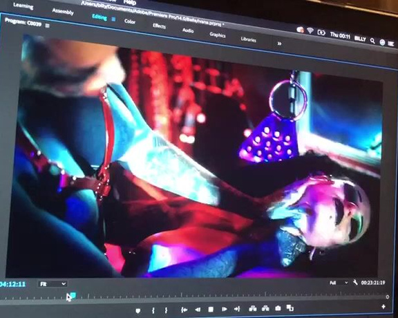 Ivana Hyde aka Ivanahyde_ OnlyFans - Look at that lil smile on my face hehe A small bts of the edits that are currently in process with