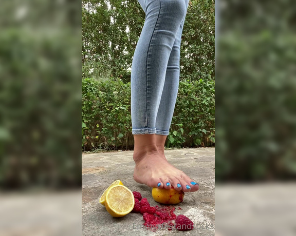 Emmysfeetandsocks aka Emmyfeetandsocks OnlyFans - Made some Lemonade for y’all You just have to lick it from my soles