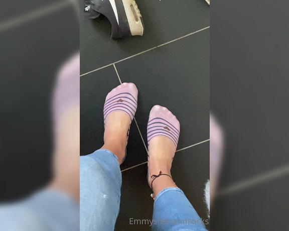 Emmysfeetandsocks aka Emmyfeetandsocks OnlyFans - So sweaty Imagine having my super sweaty and smelly socks so close to your face… 2