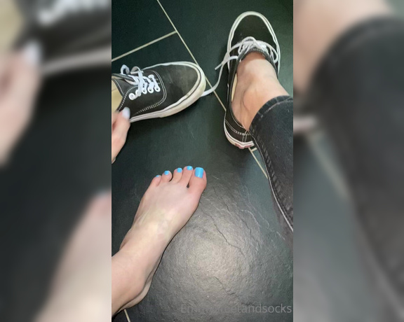 Emmysfeetandsocks aka Emmyfeetandsocks OnlyFans - Update after a long day barefoot in my Vans wanna lick them clean 3