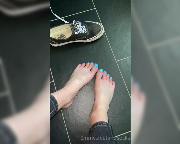 Emmysfeetandsocks aka Emmyfeetandsocks OnlyFans - Update after a long day barefoot in my Vans wanna lick them clean 3