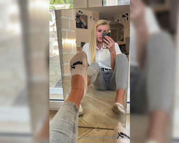 Emmysfeetandsocks aka Emmyfeetandsocks OnlyFans - Four days worn and absolutely NASTY! Seems like my feet are just too smelly… 1