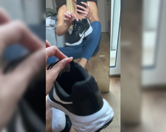 Emmysfeetandsocks aka Emmyfeetandsocks OnlyFans - Sweaty white pedsocks what could you want more Oh I forgot! Ofc licking my soles clean again! 2