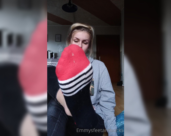 Emmysfeetandsocks aka Emmyfeetandsocks OnlyFans - Uhh so sweaty do you see all that toejam Yepp thats your job! 2