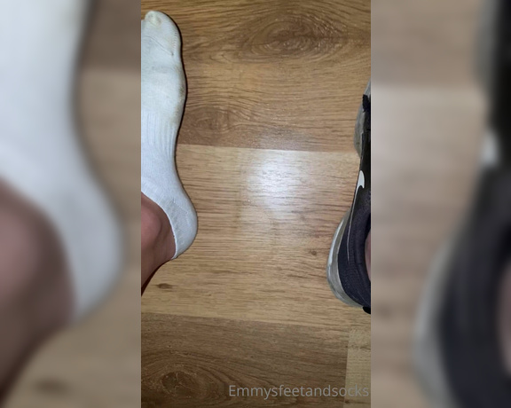 Emmysfeetandsocks aka Emmyfeetandsocks OnlyFans - No other shoes makes my socks and feet so smelly, like my old nikes they smell so baaad