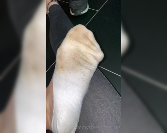 Emmysfeetandsocks aka Emmyfeetandsocks OnlyFans - OMG These socks are so DONE! I barley couldn’t breathe while making this video 1