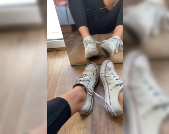 Emmysfeetandsocks aka Emmyfeetandsocks OnlyFans - But busy mean’s SWEATY Sadly I’m still very busy but if everything works it will be better after