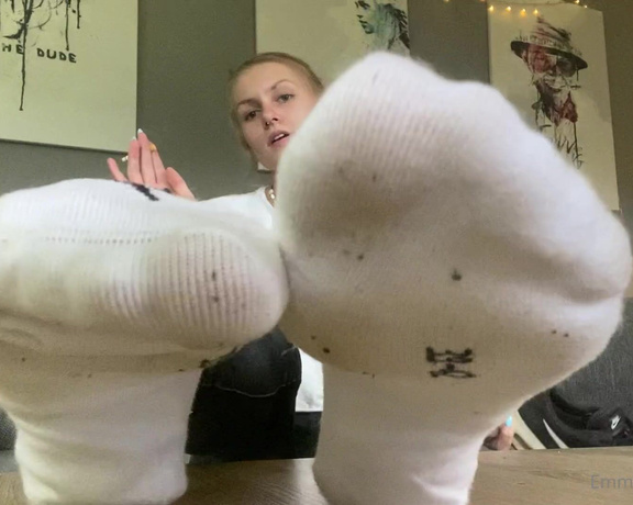 Emmysfeetandsocks aka Emmyfeetandsocks OnlyFans - After gardening the whole day… So sweaty and so close to your face