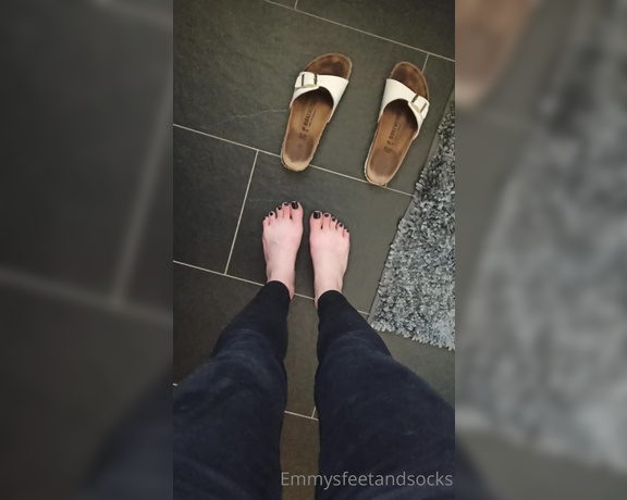 Emmysfeetandsocks aka Emmyfeetandsocks OnlyFans - Hey guys Im not feeling very good today bc I have a bad headache since the morning So just some 2